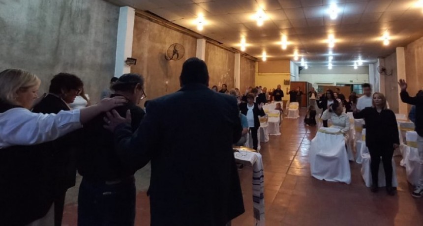 El Ministerio Apostólico y Profético Renacer Visión de Reino celebró su cuarto aniversario con tres días de gran bendición