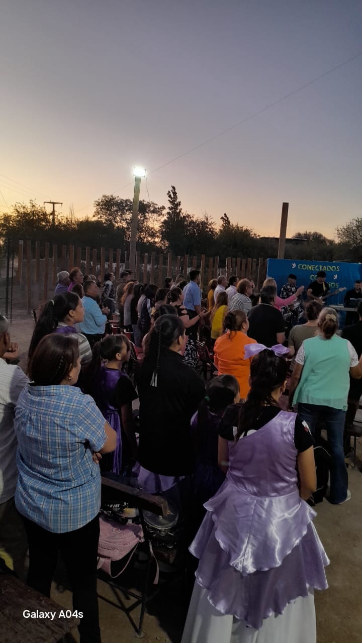 “Conectados con Dios”: Un Fin de Semana de Fé y Comunidad en la Iglesia Semilla de Fe