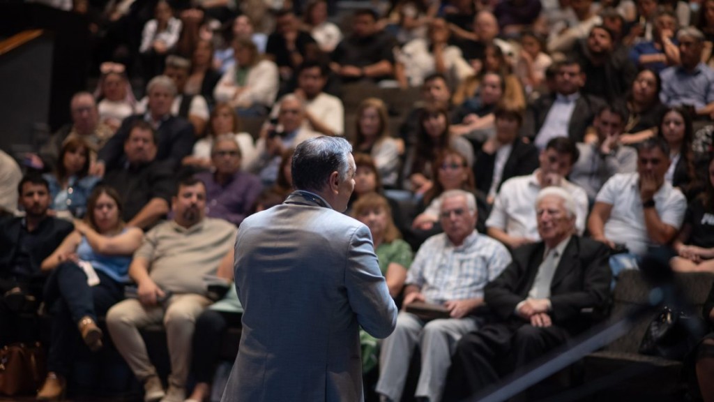SE LANZÓ “DERRIBADO PERO NO DESTRUIDO”, UN LIBRO IMPACTANTE CON PRÓLOGO DE CARLOS ANNACONDIA