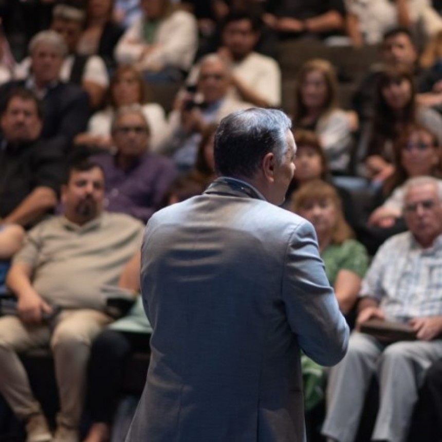 SE LANZÓ “DERRIBADO PERO NO DESTRUIDO”, UN LIBRO IMPACTANTE CON PRÓLOGO DE CARLOS ANNACONDIA
