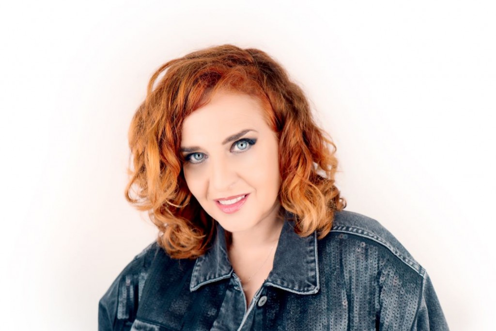 Raquel Reguera anuncia gira por Argentina con nuevo libro y canciones