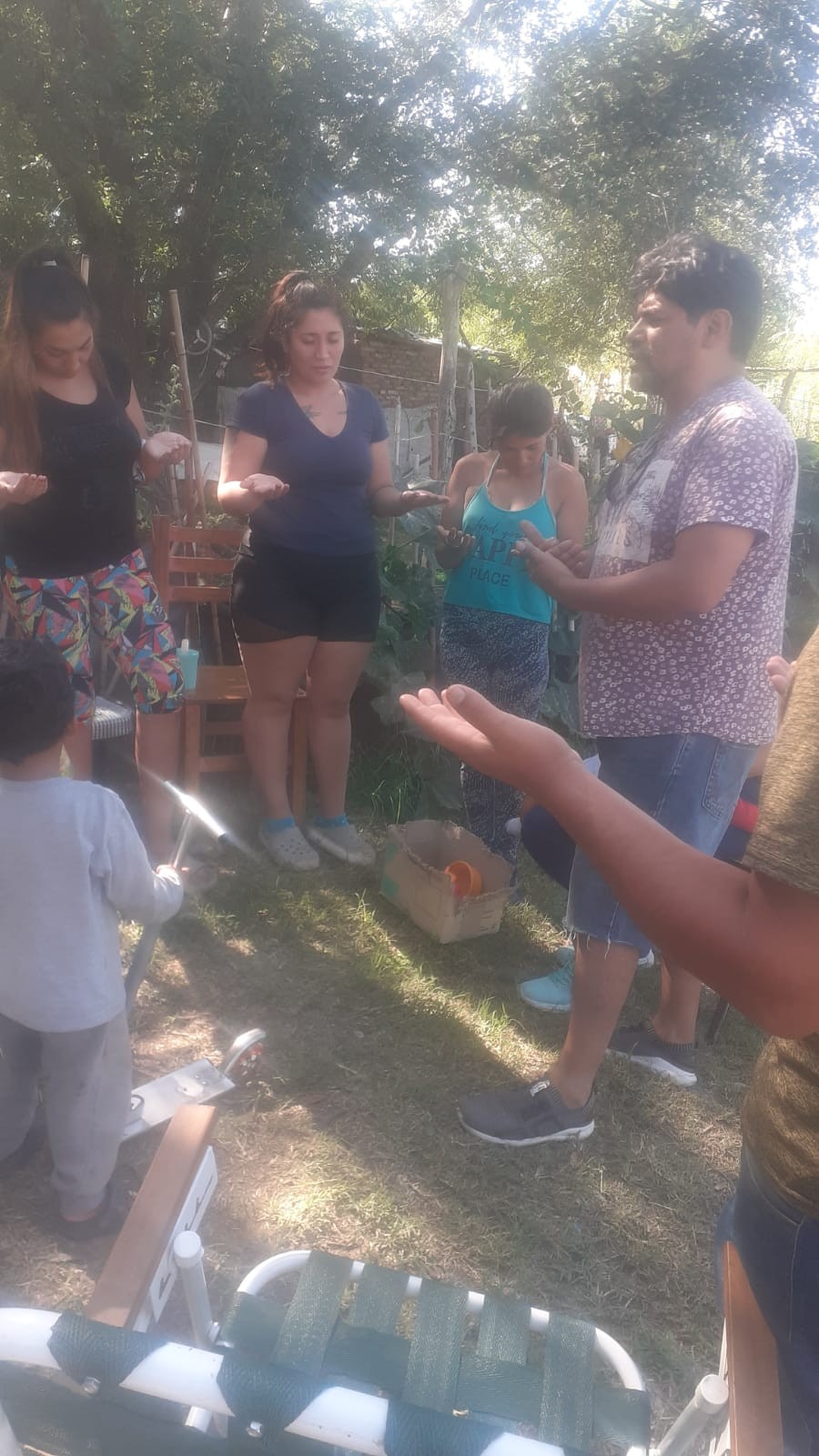 Ministerio evangelístico FM Shaddai impacta vidas en escuelita bíblica a la vera del río El Chorrillo