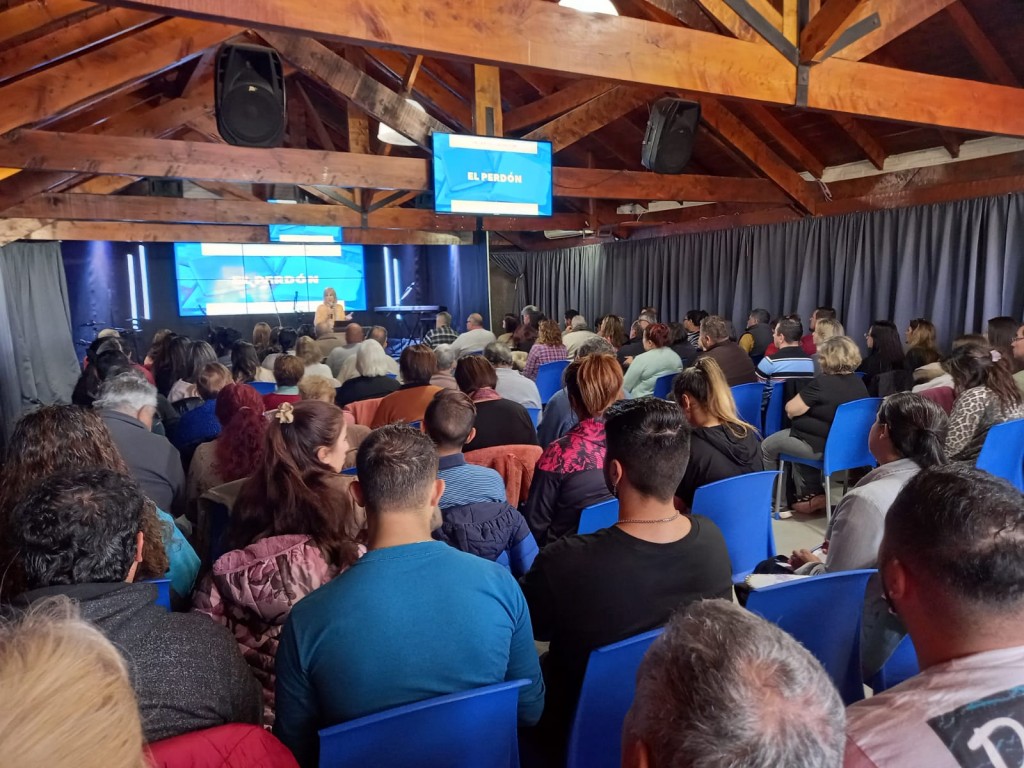 jornada para pastores y líderes en el Ministerio Cielos Abiertos de Villa de Merlo