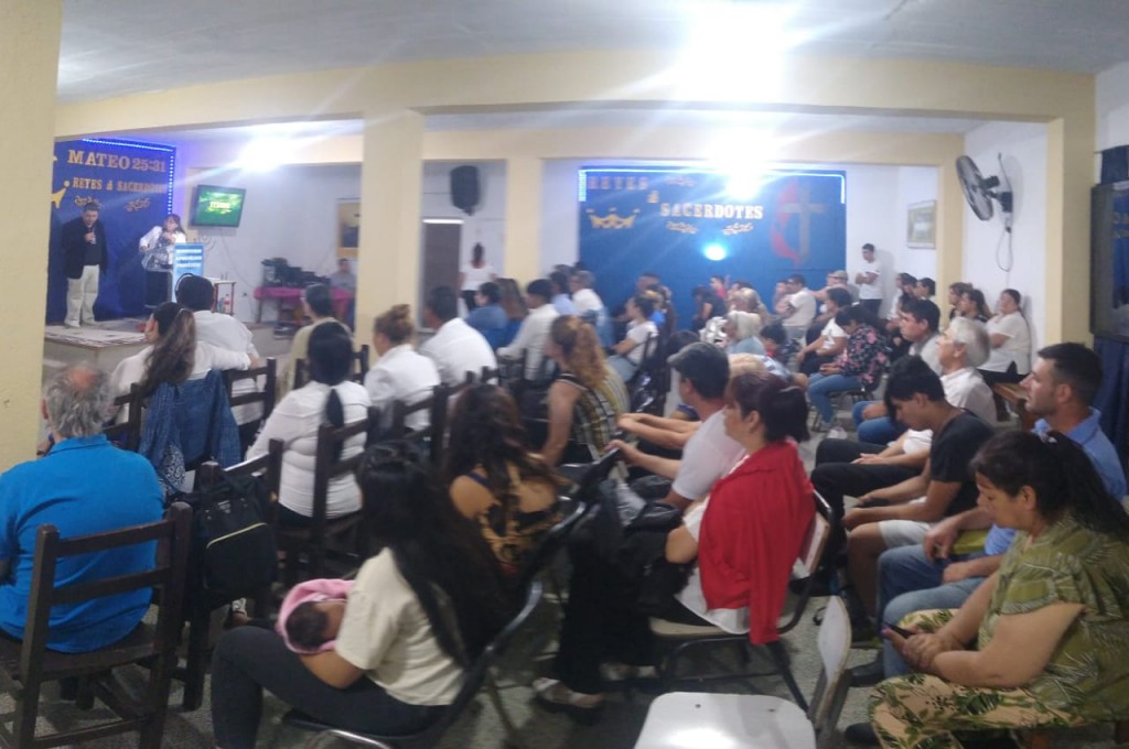 Exitoso Congreso Reyes y Sacerdotes en la Iglesia Mateo 25:31 de Río Cuarto, Córdoba